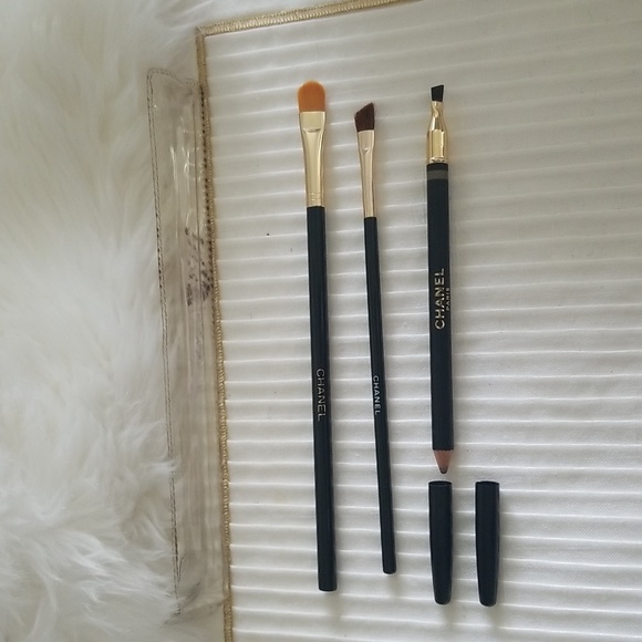 CHANEL MAKE UP 🐳 - Picture 2 of 5